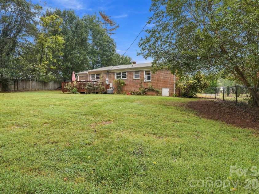 561 Forest Way Drive, Fort Mill, SC 29715.  MLS# CAR4422815, YatesRealty ID 52741. 
