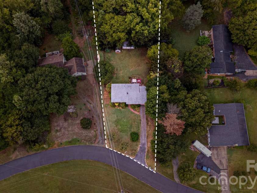 561 Forest Way Drive, Fort Mill, SC 29715.  MLS# CAR4422815, YatesRealty ID 52741. 