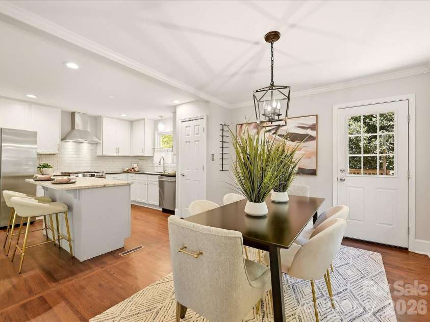 6246 Candlewood Drive, Charlotte, NC 28210.  MLS# CAR4427341, YatesRealty ID 52742. 