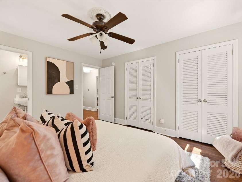 6246 Candlewood Drive, Charlotte, NC 28210.  MLS# CAR4427341, YatesRealty ID 52742. 