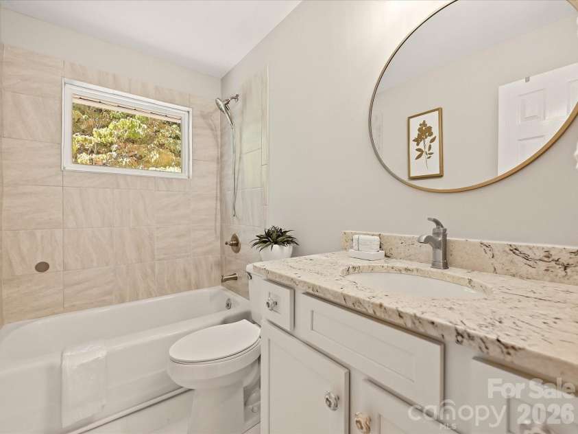 6246 Candlewood Drive, Charlotte, NC 28210.  MLS# CAR4427341, YatesRealty ID 52742. 