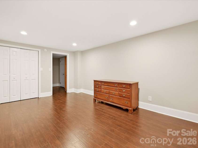 6246 Candlewood Drive, Charlotte, NC 28210.  MLS# CAR4427341, YatesRealty ID 52742. 