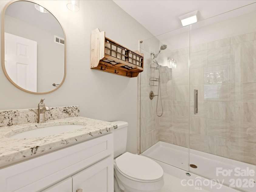 6246 Candlewood Drive, Charlotte, NC 28210.  MLS# CAR4427341, YatesRealty ID 52742. 