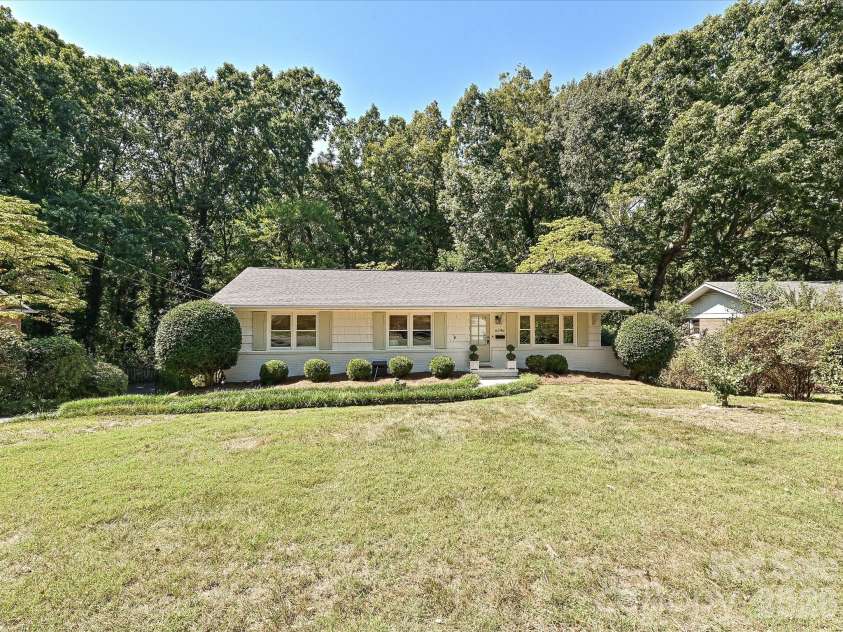 6246 Candlewood Drive, Charlotte, NC 28210.  MLS# CAR4427341, YatesRealty ID 52742. 