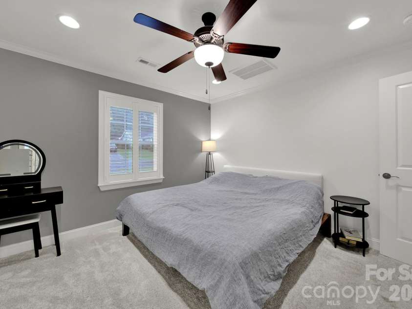 835 Everett Place, Charlotte, NC 28205.  MLS# CAR4427044, YatesRealty ID 52744. 