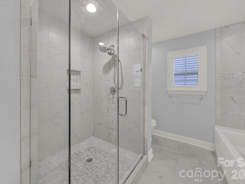 835 Everett Place, Charlotte, NC 28205.  MLS# CAR4427044, YatesRealty ID 52744. 