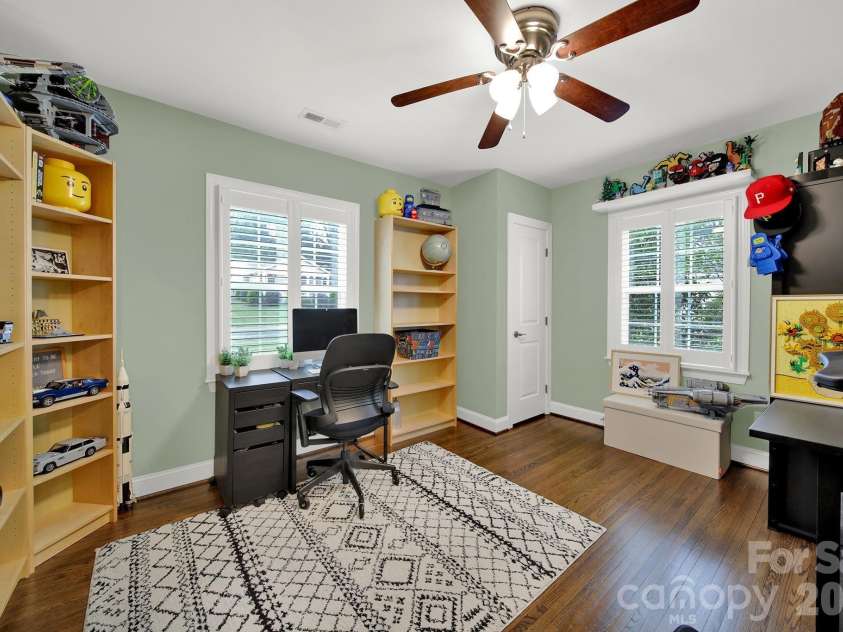 835 Everett Place, Charlotte, NC 28205.  MLS# CAR4427044, YatesRealty ID 52744. 