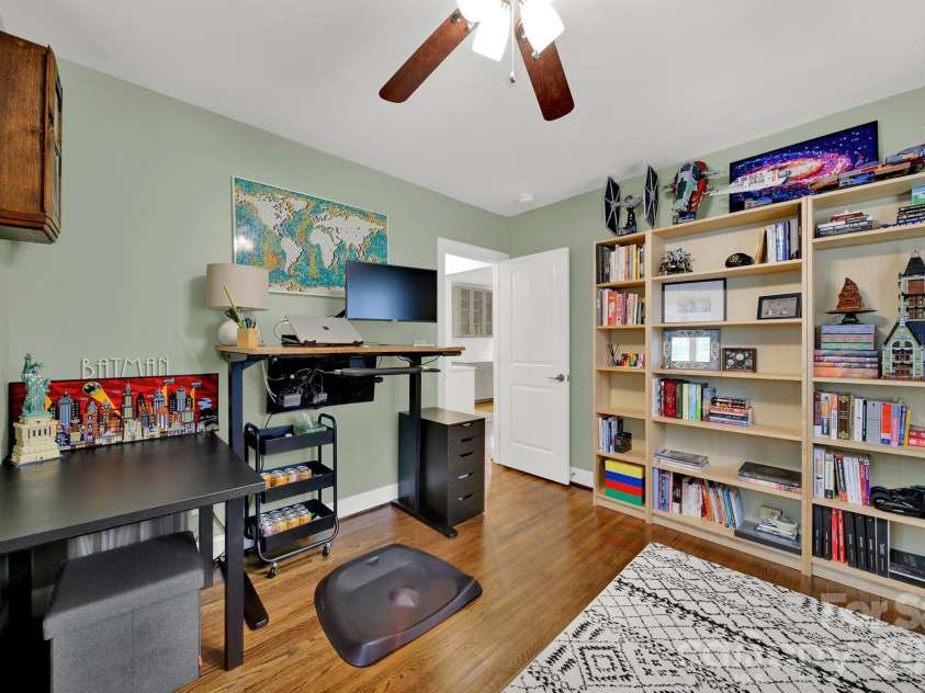 835 Everett Place, Charlotte, NC 28205.  MLS# CAR4427044, YatesRealty ID 52744. 