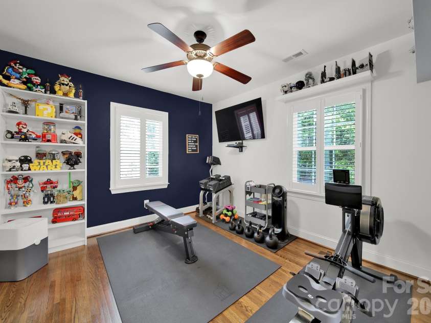 835 Everett Place, Charlotte, NC 28205.  MLS# CAR4427044, YatesRealty ID 52744. 