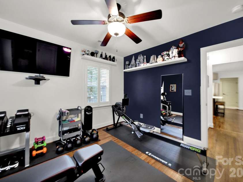 835 Everett Place, Charlotte, NC 28205.  MLS# CAR4427044, YatesRealty ID 52744. 