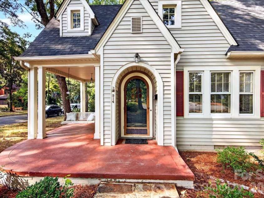 914 Johnson Street, Monroe, NC 28112.  MLS# CAR4427705, YatesRealty ID 52746. 