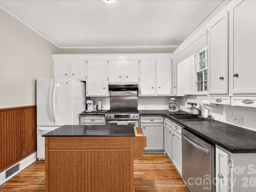914 Johnson Street, Monroe, NC 28112.  MLS# CAR4427705, YatesRealty ID 52746. 