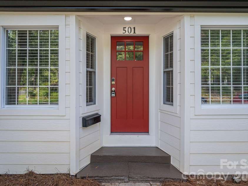 501 Sixth Avenue, Gastonia, NC 28052.  MLS# CAR4425364, YatesRealty ID 52749. 