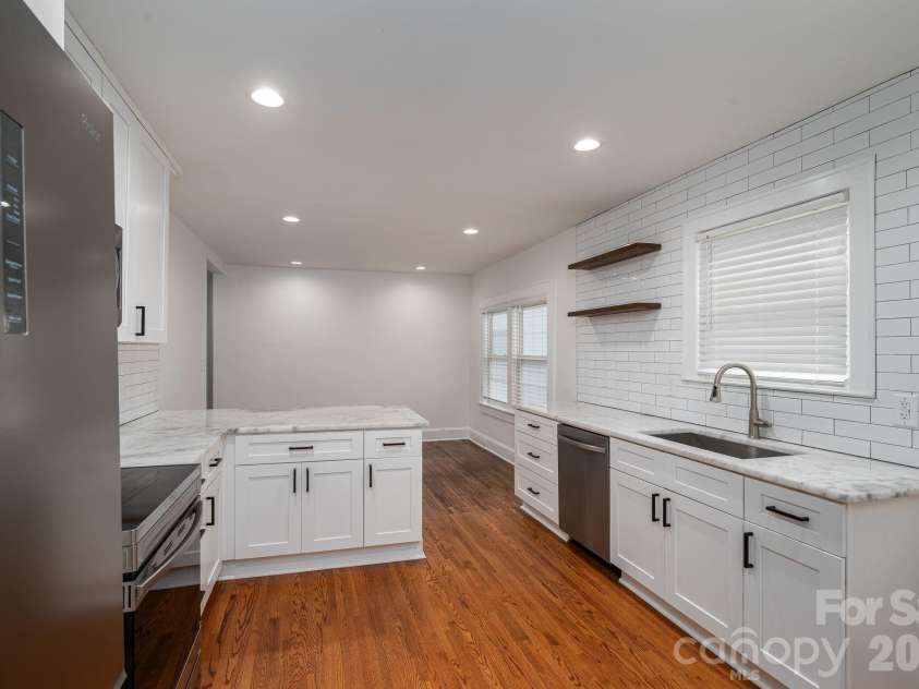 501 Sixth Avenue, Gastonia, NC 28052.  MLS# CAR4425364, YatesRealty ID 52749. 