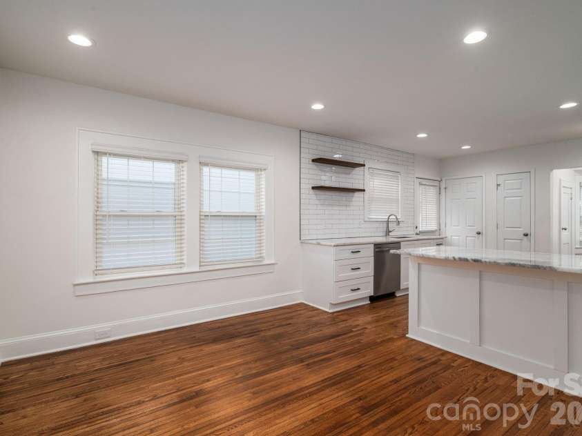 501 Sixth Avenue, Gastonia, NC 28052.  MLS# CAR4425364, YatesRealty ID 52749. 