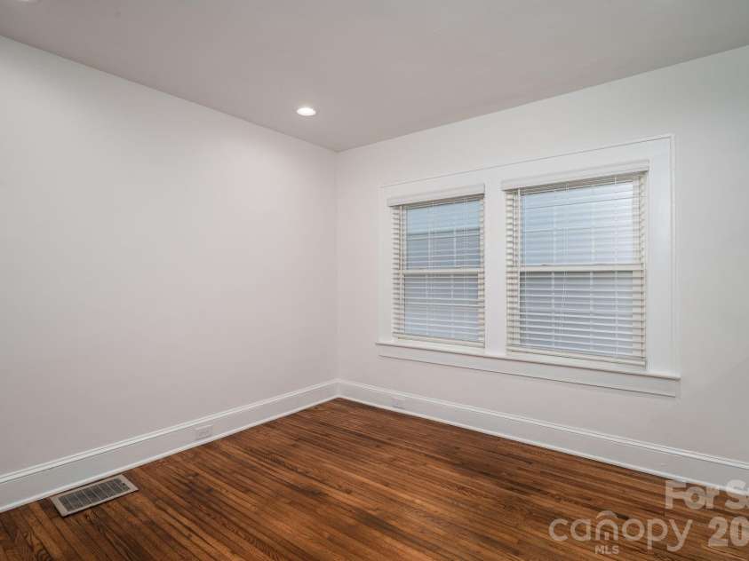 501 Sixth Avenue, Gastonia, NC 28052.  MLS# CAR4425364, YatesRealty ID 52749. 