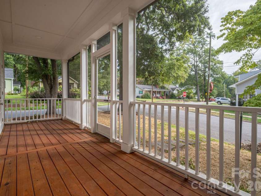 501 Sixth Avenue, Gastonia, NC 28052.  MLS# CAR4425364, YatesRealty ID 52749. 