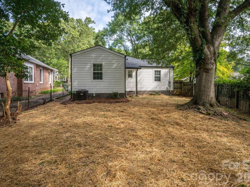 501 Sixth Avenue, Gastonia, NC 28052.  MLS# CAR4425364, YatesRealty ID 52749. 