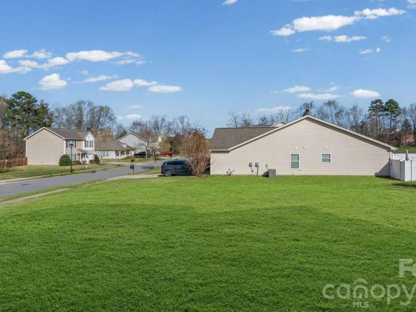 3213 Saddlebrook Drive, Midland, NC 28107.  MLS# CAR4355963, YatesRealty ID 5275. 