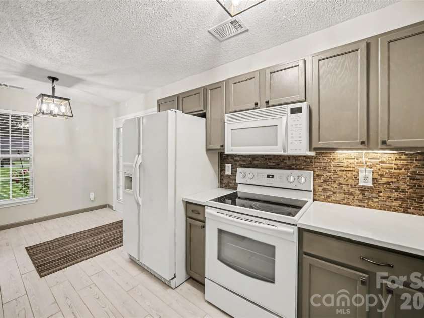 5321 Park Place Drive, Dallas, NC 28034.  MLS# CAR4426948, YatesRealty ID 52752. 