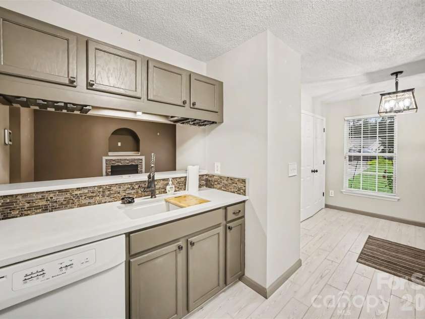 5321 Park Place Drive, Dallas, NC 28034.  MLS# CAR4426948, YatesRealty ID 52752. 