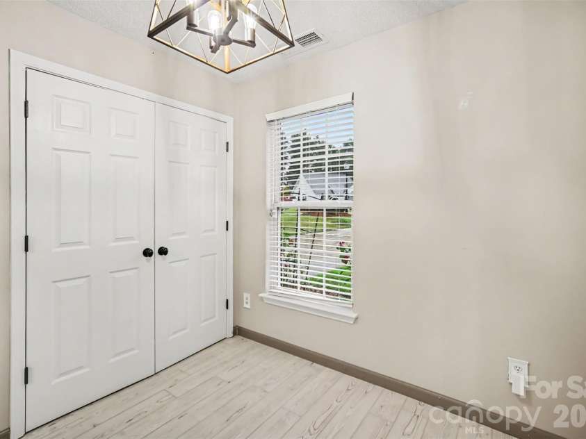 5321 Park Place Drive, Dallas, NC 28034.  MLS# CAR4426948, YatesRealty ID 52752. 