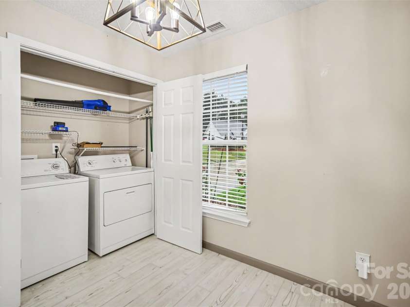 5321 Park Place Drive, Dallas, NC 28034.  MLS# CAR4426948, YatesRealty ID 52752. 