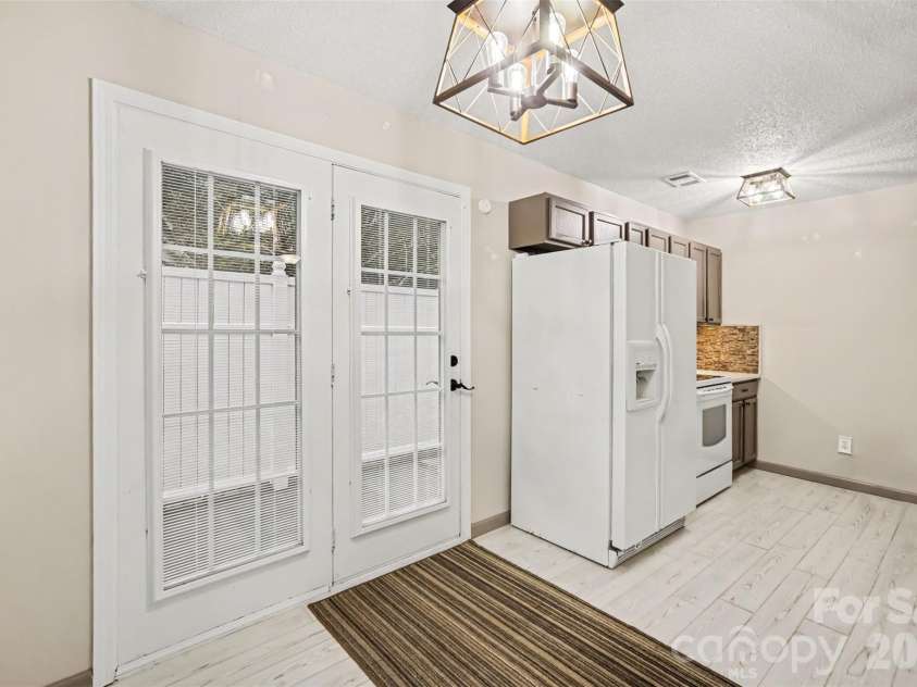 5321 Park Place Drive, Dallas, NC 28034.  MLS# CAR4426948, YatesRealty ID 52752. 