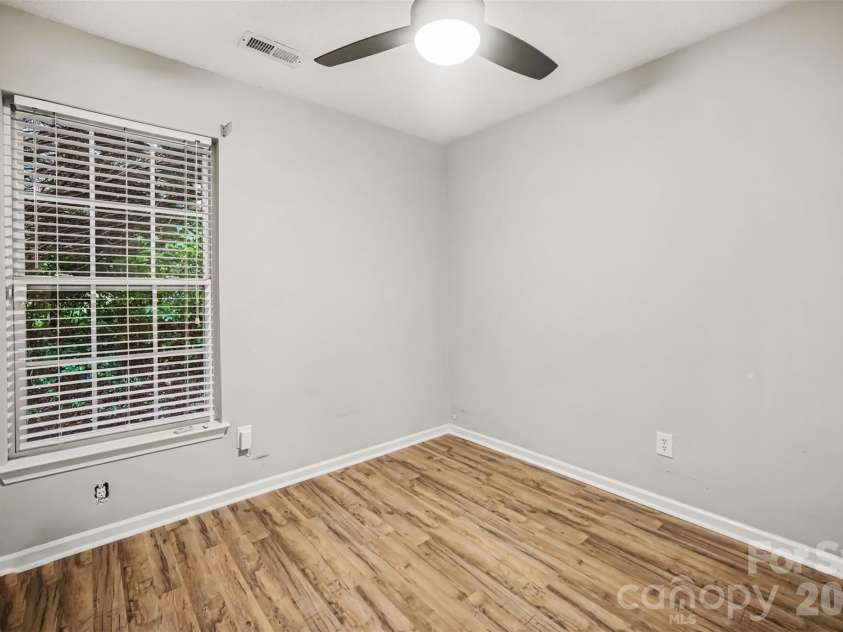 5321 Park Place Drive, Dallas, NC 28034.  MLS# CAR4426948, YatesRealty ID 52752. 