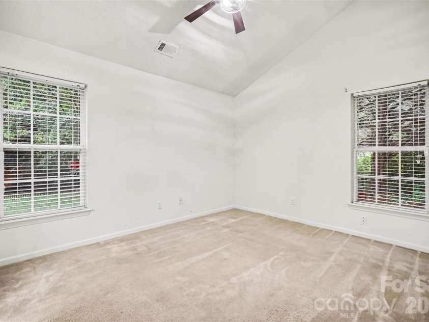 5321 Park Place Drive, Dallas, NC 28034.  MLS# CAR4426948, YatesRealty ID 52752. 