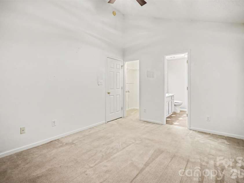 5321 Park Place Drive, Dallas, NC 28034.  MLS# CAR4426948, YatesRealty ID 52752. 