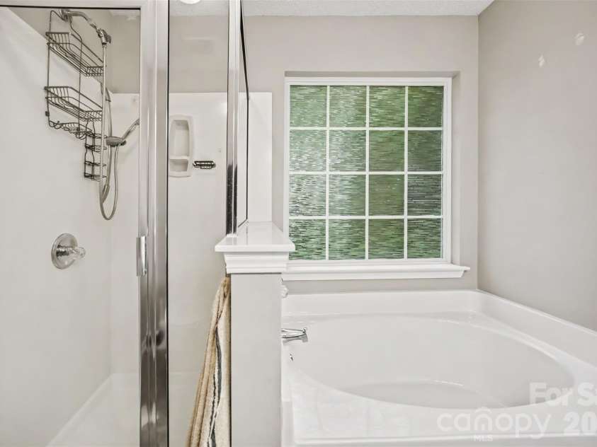 5321 Park Place Drive, Dallas, NC 28034.  MLS# CAR4426948, YatesRealty ID 52752. 