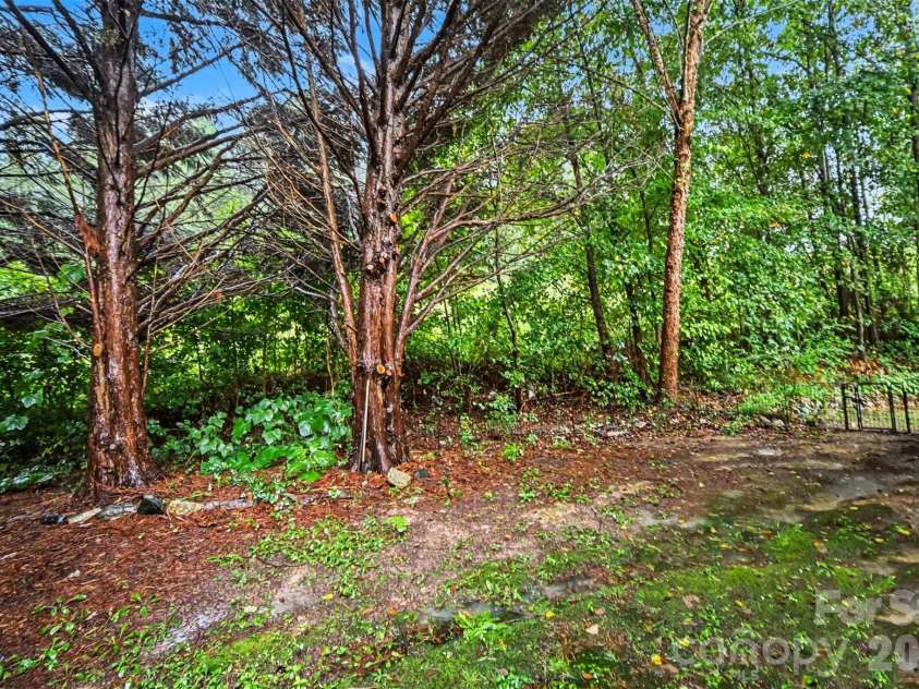 5321 Park Place Drive, Dallas, NC 28034.  MLS# CAR4426948, YatesRealty ID 52752. 