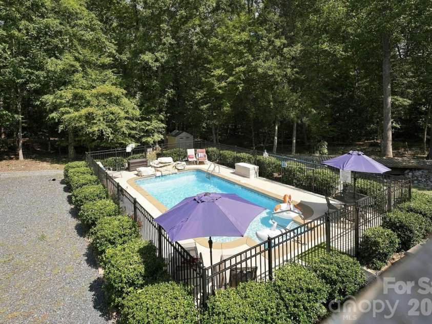 528 Manchester Road, Mount Gilead, NC 27306.  MLS# CAR4426384, YatesRealty ID 52753. 