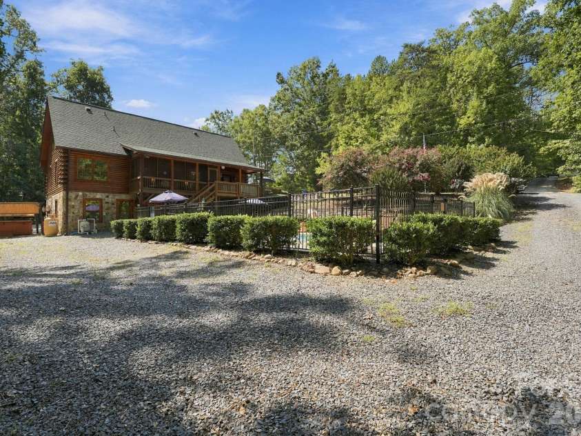 528 Manchester Road, Mount Gilead, NC 27306.  MLS# CAR4426384, YatesRealty ID 52753. 