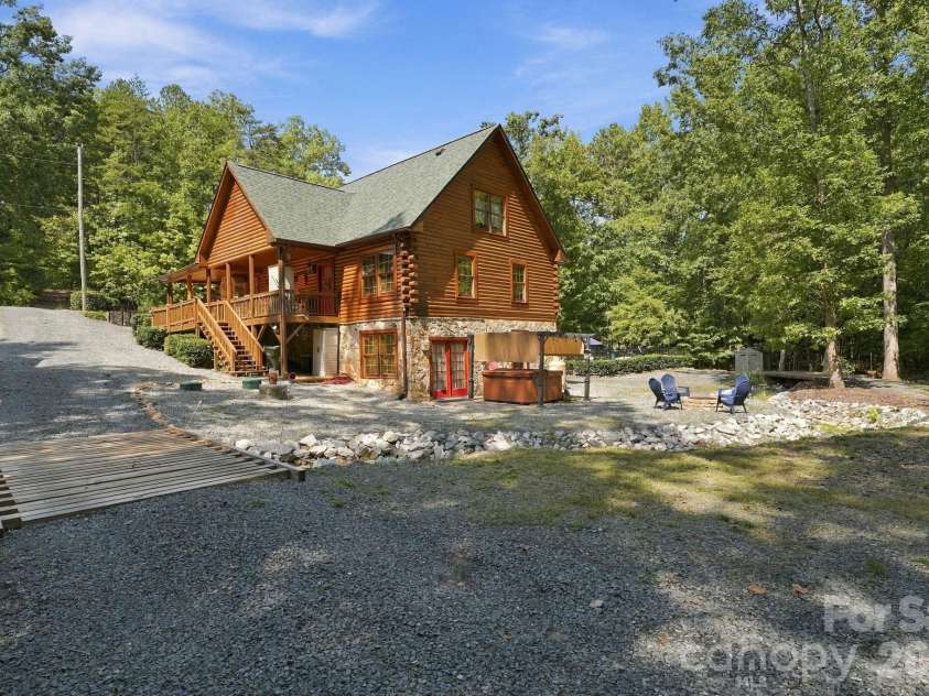 528 Manchester Road, Mount Gilead, NC 27306.  MLS# CAR4426384, YatesRealty ID 52753. 