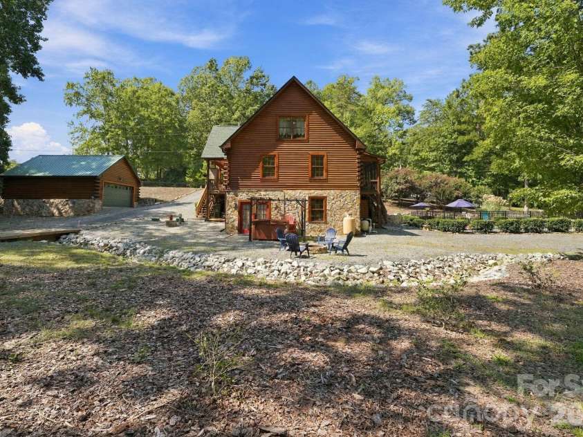528 Manchester Road, Mount Gilead, NC 27306.  MLS# CAR4426384, YatesRealty ID 52753. 
