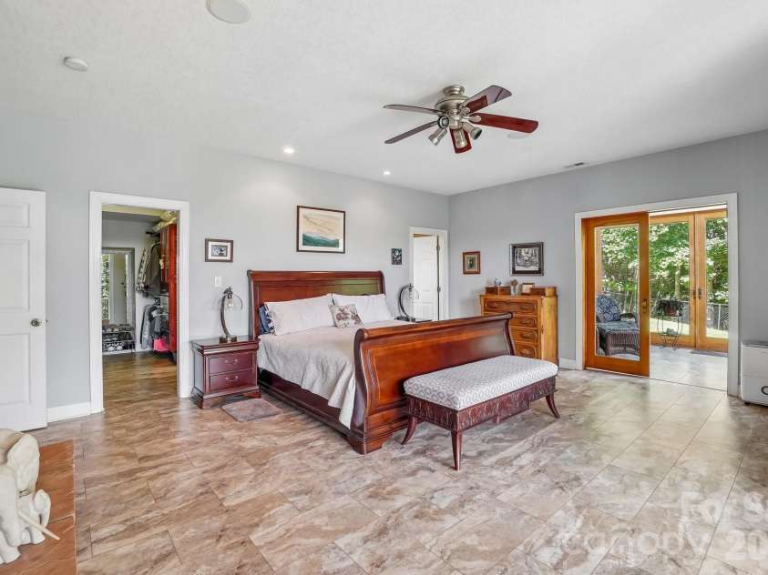 1000 Reems Cove Road, Marshall, NC 28753.  MLS# CAR4428034, YatesRealty ID 52754. 