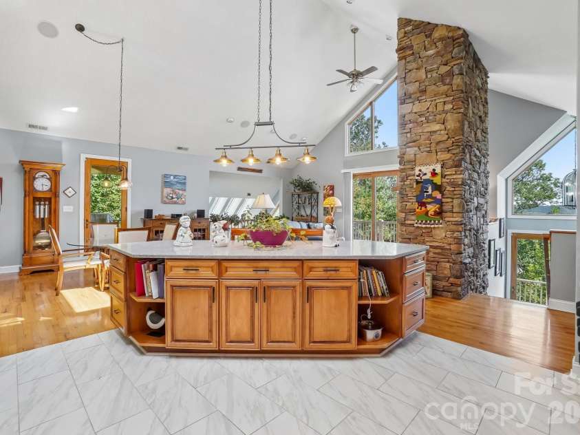 1000 Reems Cove Road, Marshall, NC 28753.  MLS# CAR4428034, YatesRealty ID 52754. 