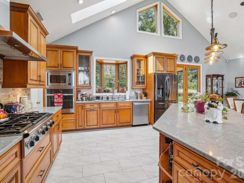 1000 Reems Cove Road, Marshall, NC 28753.  MLS# CAR4428034, YatesRealty ID 52754. 