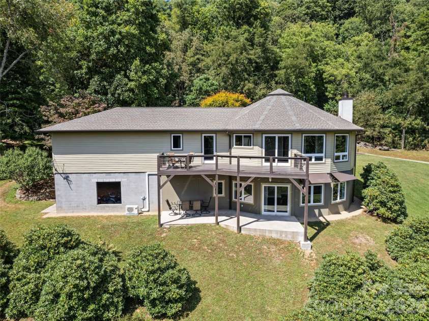 555 Live Oak Loop, Waynesville, NC 28785.  MLS# CAR4428160, YatesRealty ID 52757. 