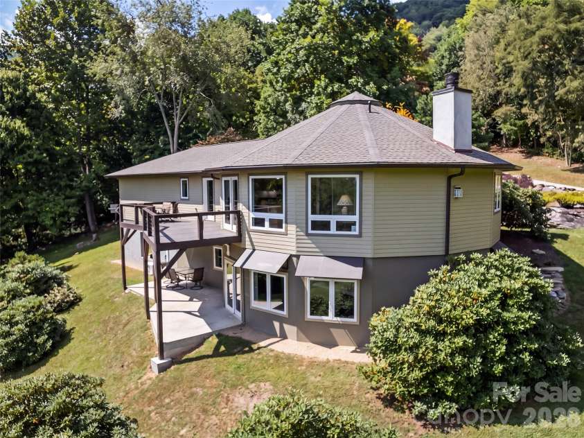 555 Live Oak Loop, Waynesville, NC 28785.  MLS# CAR4428160, YatesRealty ID 52757. 