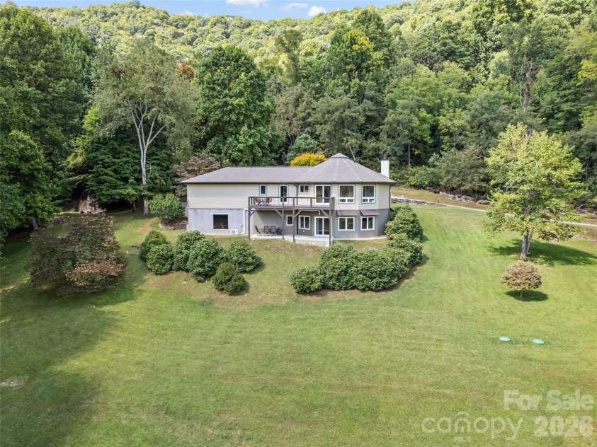 555 Live Oak Loop, Waynesville, NC 28785.  MLS# CAR4428160, YatesRealty ID 52757. 