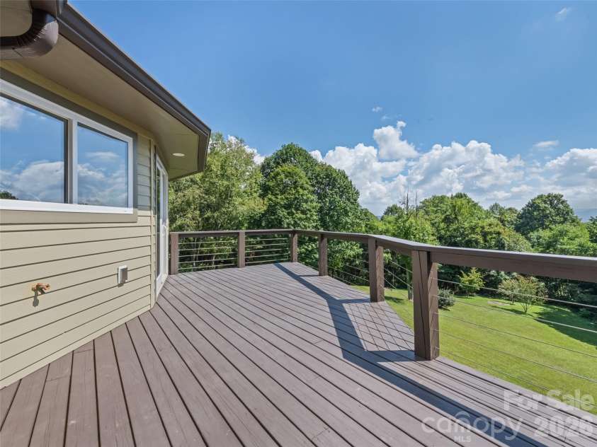 555 Live Oak Loop, Waynesville, NC 28785.  MLS# CAR4428160, YatesRealty ID 52757. 