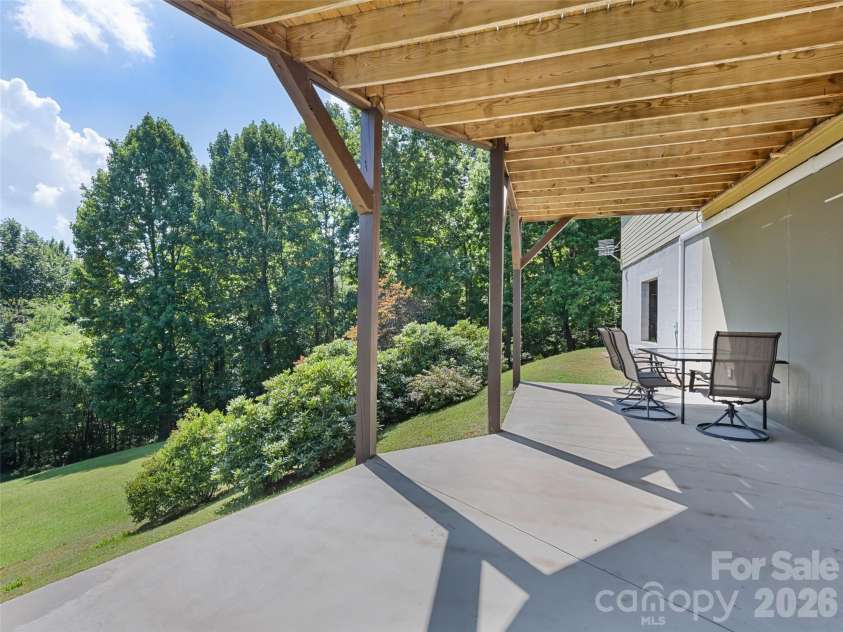 555 Live Oak Loop, Waynesville, NC 28785.  MLS# CAR4428160, YatesRealty ID 52757. 