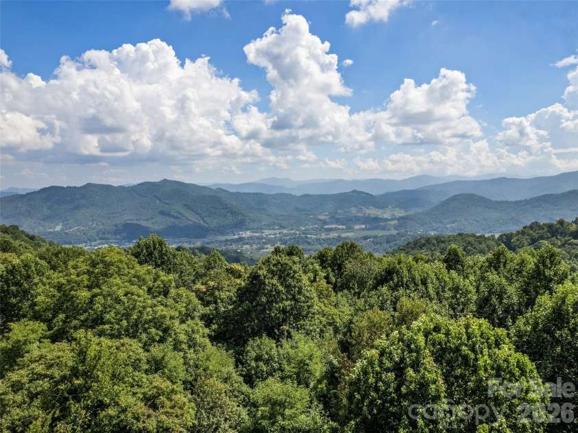 555 Live Oak Loop, Waynesville, NC 28785.  MLS# CAR4428160, YatesRealty ID 52757. 