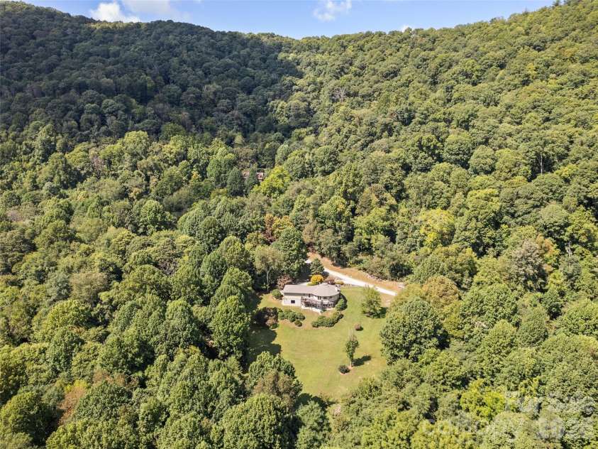 555 Live Oak Loop, Waynesville, NC 28785.  MLS# CAR4428160, YatesRealty ID 52757. 
