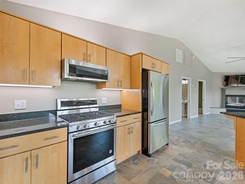 555 Live Oak Loop, Waynesville, NC 28785.  MLS# CAR4428160, YatesRealty ID 52757. 