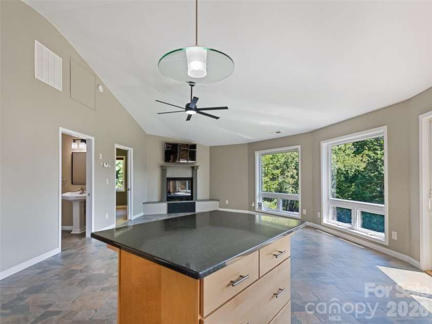 555 Live Oak Loop, Waynesville, NC 28785.  MLS# CAR4428160, YatesRealty ID 52757. 
