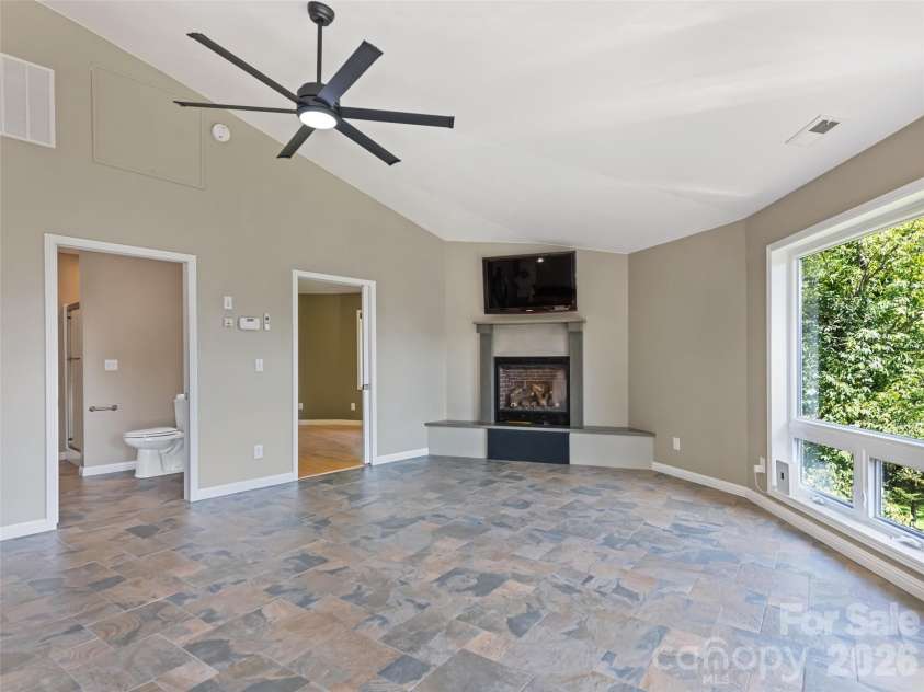 555 Live Oak Loop, Waynesville, NC 28785.  MLS# CAR4428160, YatesRealty ID 52757. 